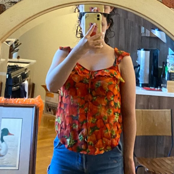 Strawberries tank top blouse - Picture 2 of 2